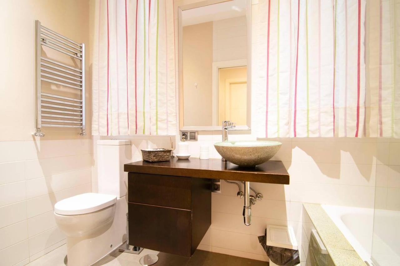 Cozy Apartment Near San Miguel Market By Batuecas Madrid Eksteriør bilde