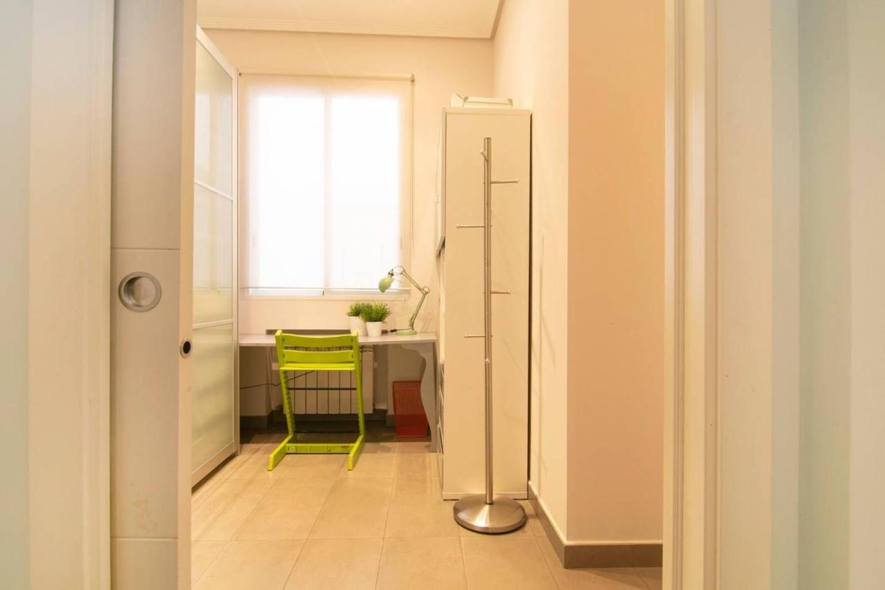 Cozy Apartment Near San Miguel Market By Batuecas Madrid Eksteriør bilde